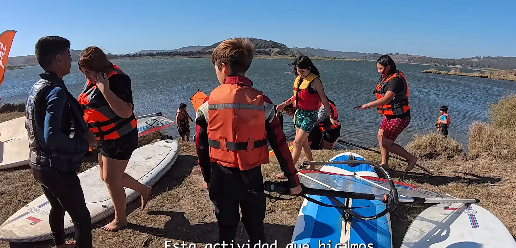 Supermercados Cugat impulsa el deporte escolar con clínica de windsurf en Matanzas